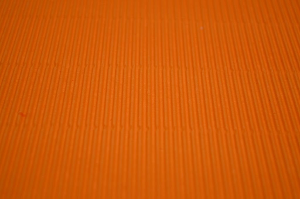 Placa De Plástico Corrugado Coroplast Naranja - Grosor 4 Mm, Medida 18 X 24 Pulgadas - Paquete Individual
