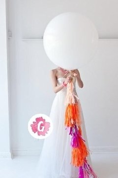 Globos Gigantes Con Cola De Flecos - Guinda Decoración