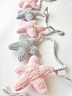 Imagen de Deco tejida - Guirnalda estrellas tejida al crochet