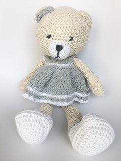 Imagen de Muñeco tejido de apego - Osa con vestido