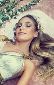 Tiara Wakaya - Novias Romina Albizu