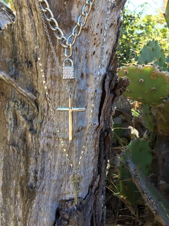 Colar Crucifixo - comprar online