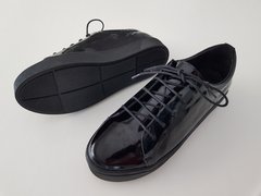 ZAPATILLA ACORDONADA CHAROL NEGRO FONDO GOMA NEGRO - comprar online