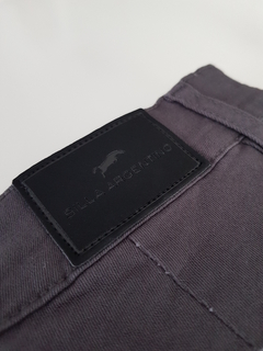 PANTALON CHINO DAMA GABARDINA GRIS ALG/ELAST CHUPIN - comprar online
