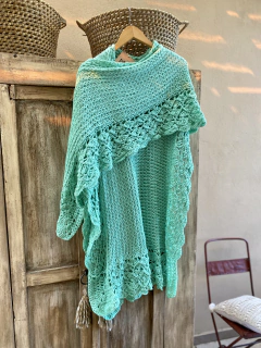 Ruana “ESPINILLO “verde acqua - comprar online