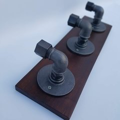 Perchero De Pared x 3 Madera Hierro Plommer 3/4" - Tienda Industrial en internet