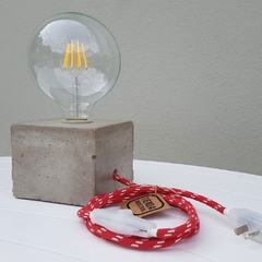 Velador Cemento Rústico, con lámpara Globo G125