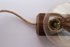 Velador Vintage Madera Guayubira con Cable Textil a Elección y Lámpara Globo G80 de Filamento - comprar online