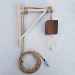 Ménsula y portalámpara de madera con lámpara