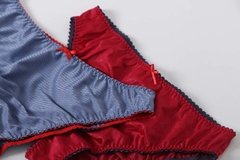 vedetina rojo y azul real