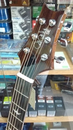 Prs Se Ax20e Angelus Guitarra Elecroacustica Con Estuche Rigido en internet