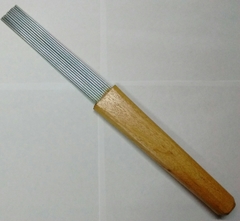 Vaso Guira Raspador 11 Dientes Con Mango De Madera Edenlp