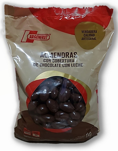 Almendras bañadas con chocolate con leche x 1 KG
