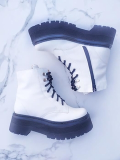 Borcego Dr. Martens. Art 9000 - comprar online