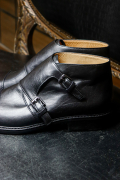 Bota dos hebillas en internet
