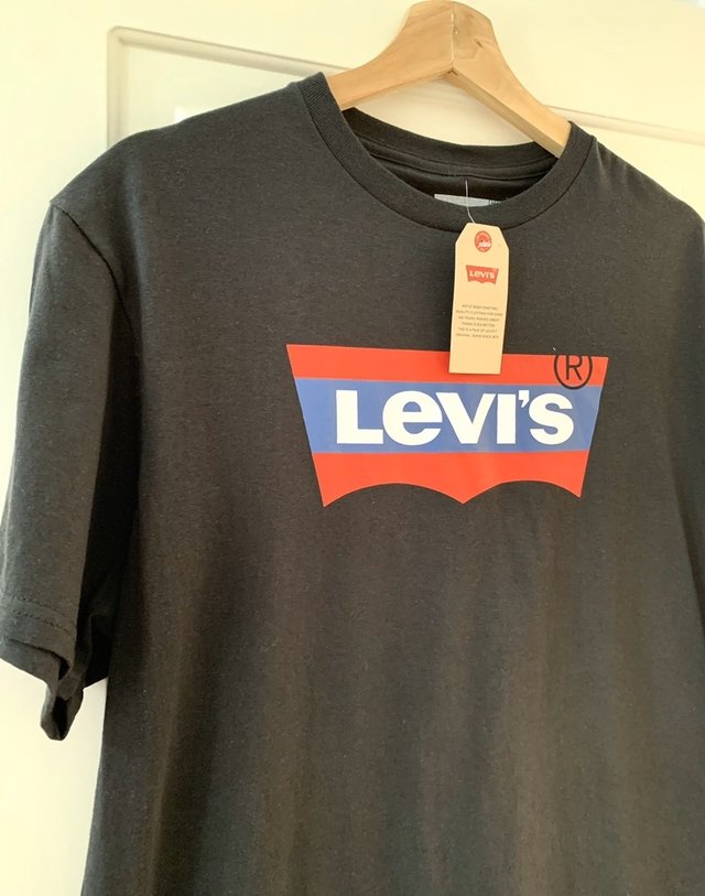 Hombre-Remeras y Polos || Levis