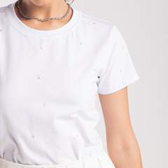 T-SHIRT - BRANCA - BORDADA - Camila Akemi