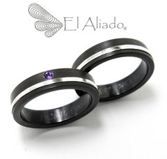 1048. Argollas negras en Titanio con canal de plata.