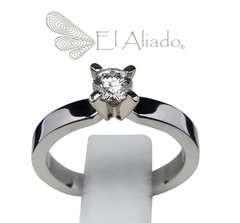 892. Anillo de compromiso en Acero.