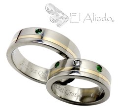 919. Argollas de matrimonio en Titanio con canal en oro.