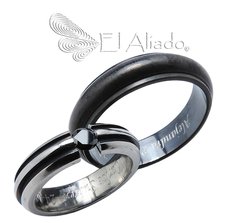 934. Argollas negras en Titanio.