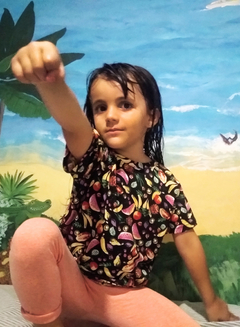 Remera Frutas Negra en internet