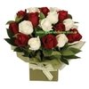 Arreglo en caja con rosas surtidas