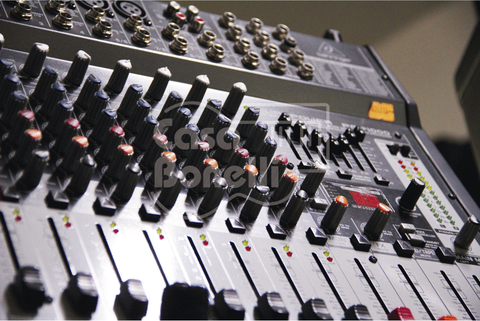 PMP-1000 Behringer Consola Potenciada - comprar online