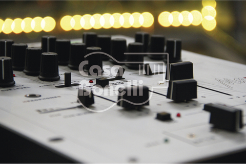 MX-300 Phonic Consola Mixer en internet