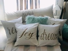 Par de almohadones LIVE con frases