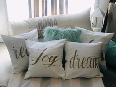 Almohadón Live con frases - Casa Divina Deco