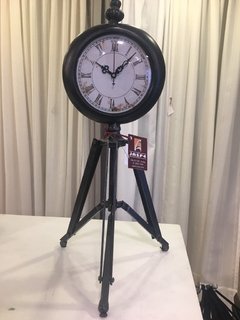 Reloj con trípode metal