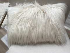 Almohadon Rectangular de Pelo Largo Natural