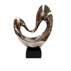 Adorno figura cromada con base de madera