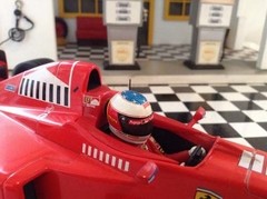 Image of F1 Ferrari F310/b E. Irvine (1997) - Minichamps 1/18