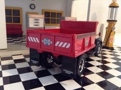 International KB-10 Dump Truck - First Gear 1/34 na internet