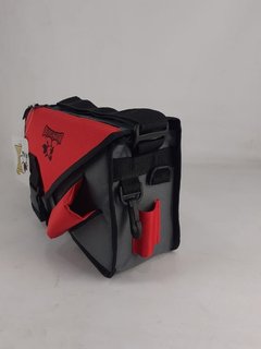 Bolso Tipo Morral De Pesca Con 2 Cajas Incluidas en internet