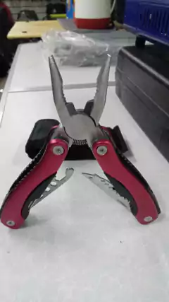 Pinza Multifuncional
