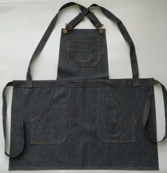 Avental Jeans Jardineira - SOB ENCOMENDA - Made of Jeans