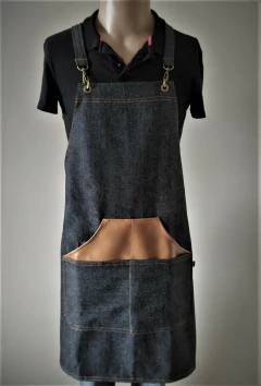 AVENTAL JEANS CANGURU - SOB ENCOMENDA - Made of Jeans