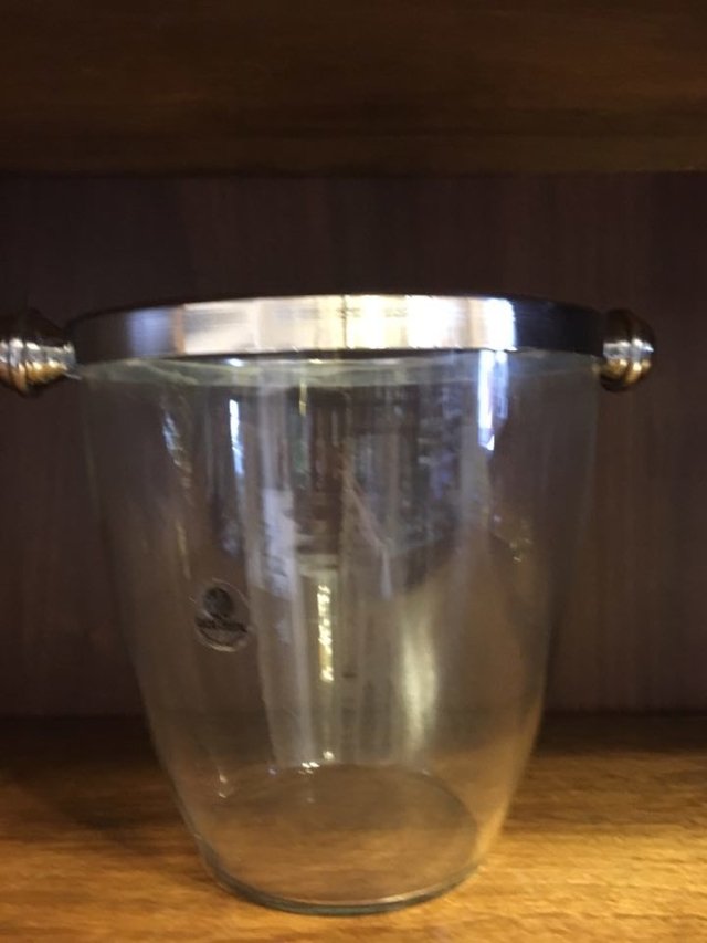 BALDE DE CHAMPAGNE CRISTAL CON ARO DE ACERO CÓNICO