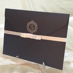 Convite Personalizado Perolizado Brasão em Silk na internet