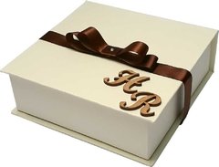Caixa Convite 15x15x5 Com Iniciais Em Mdf - comprar online