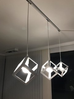 Colgante cubo ONE e27 3 luces con base rectangular BLANCO/NEGRO - Todas las luces