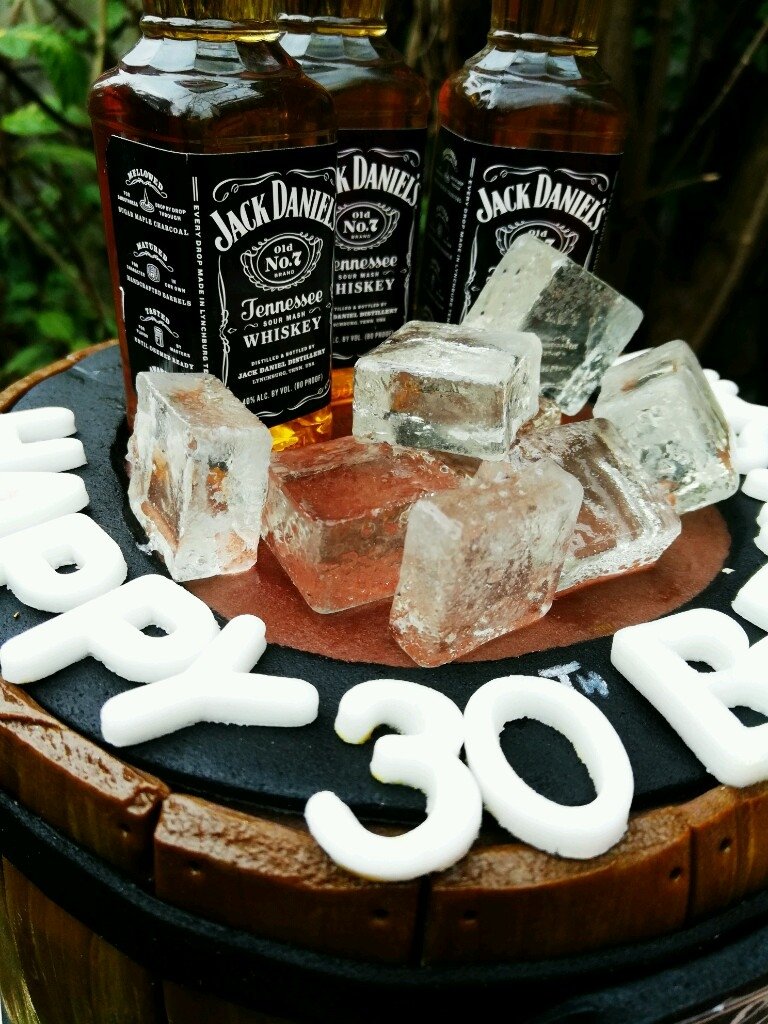 Torta de diseño Barril de Whisky - AppCake Pastelería