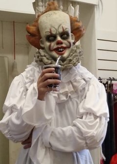 IT Pennywise (2) (Dlx) en internet