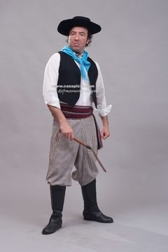 Gaucho (2) (con chaleco) en internet