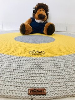 Decoração quarto de bebê tapete cinza e amarelo 