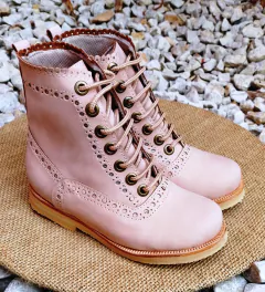 Mod. Borcego Sara Picado - Nobuk Nude - Talles 27 al 40