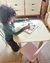Juego de mesa cuadrada y sillas Windsor en internet